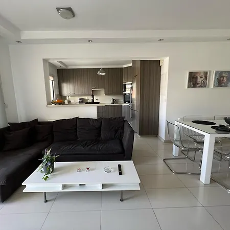 Majestic Boutique Apartment/2br *