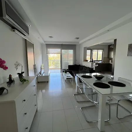 شقة Majestic Boutique Apartment/2br