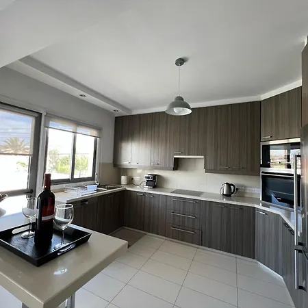 Majestic Boutique Apartment/2br * Nikozja