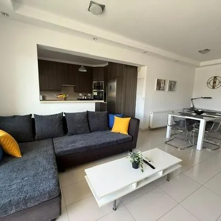 Majestic Boutique Apartment/2br * Nicosia